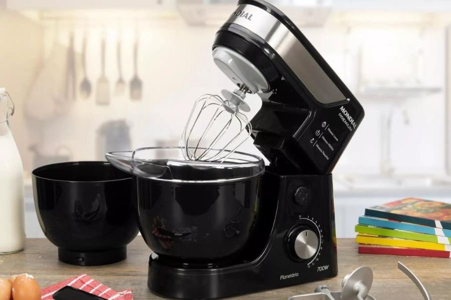 Batedeira planetária Mondial 700w é boa